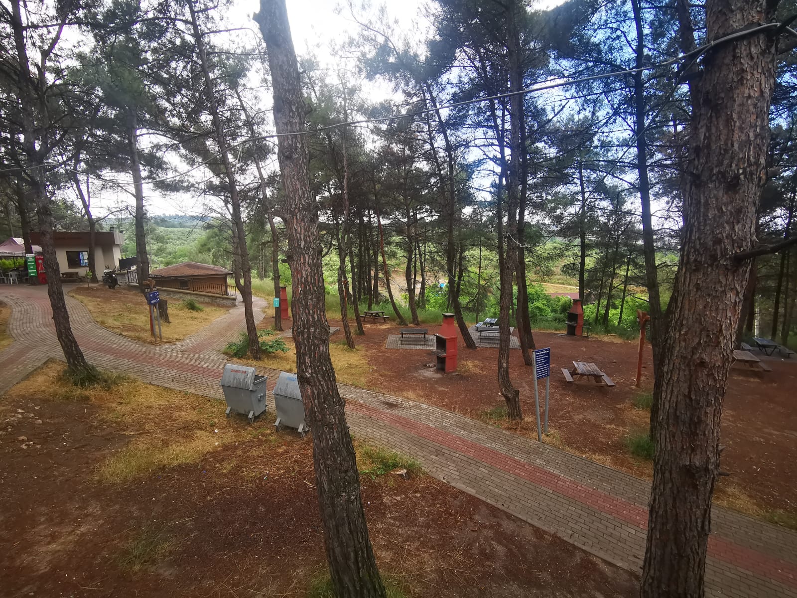 camlik park hali saha mudanya hali sahalar mac spor tesisi 7 24 gece gunduz yumusak zemin ve aydinlatma sistemiyle hizmet vermekteyiz hali sahalar mudanya goynuklu koyu bursa bulurum com